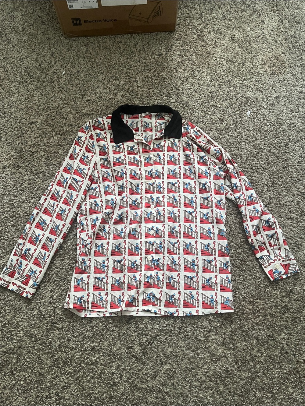 Quirky Button-Up Shirt with Black Collar - Red, Blue, White from London 🇬🇧